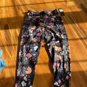 NWT Bally cropped leggings
